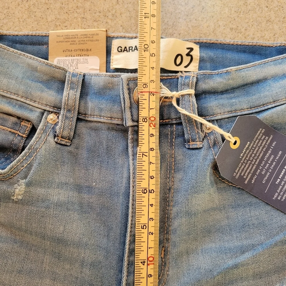 Garage Skinny Distressed Denim Light Blue Jeans Size 3 Nwt